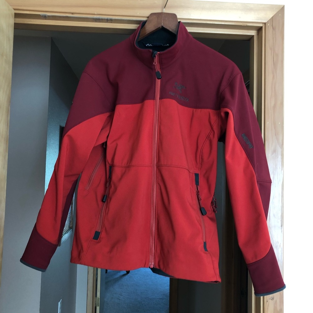 Awesome Arc’teryx jacket. Great condition